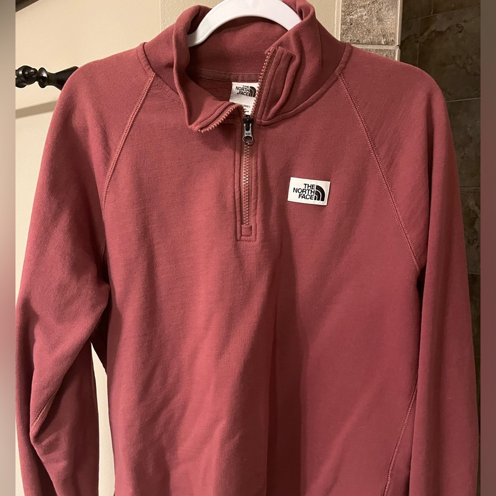 The North Face Women’s quarter zip pink/burgundy size Large